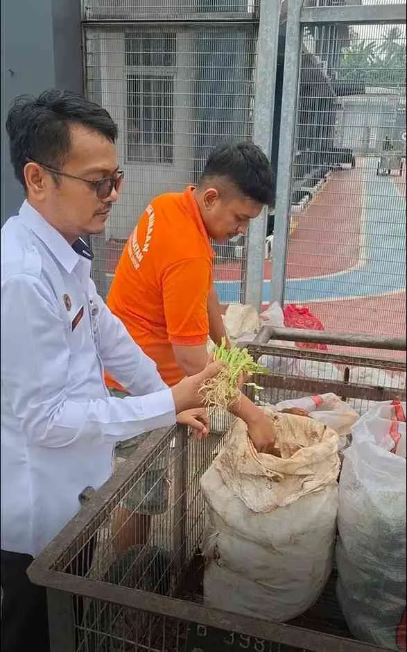 Lapas Narkotika Gunung Sindur Olah Sisa Makanan Dapur Jadi Maggot untuk Pakan Bebek