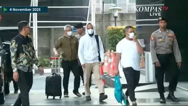 Mendagri Tito: Gubernur Riau Belum Dinonaktifkan, Menunggu Keputusan Hukum KPK