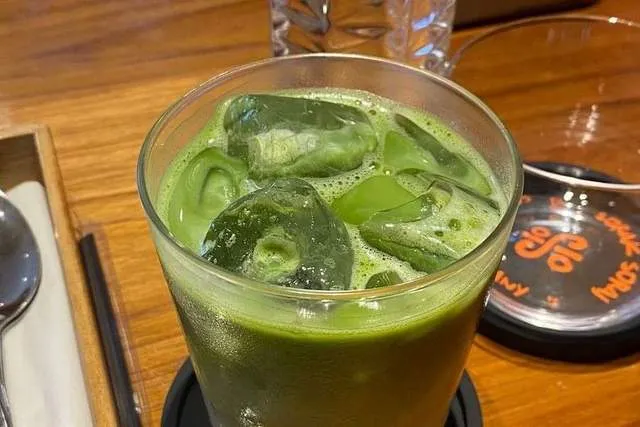 Matcha Bertransformasi dari Ritual Teh Jepang Menjadi Tren Minuman Global