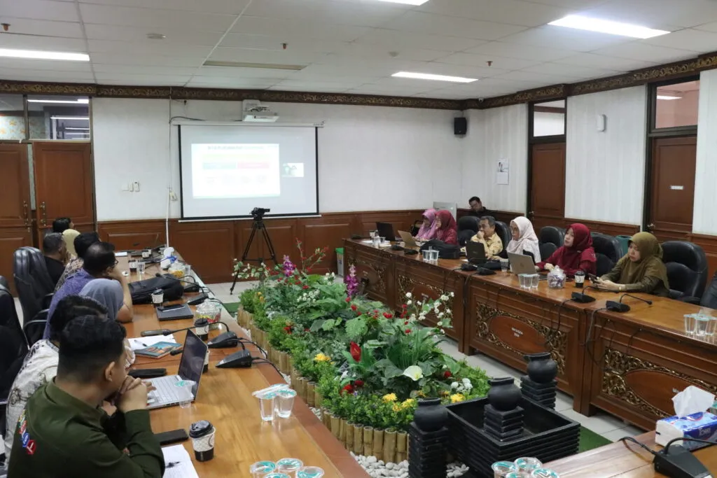 Rektor UIN Suska Riau Pimpin Koordinasi Awal Audit Laporan Keuangan BLU 2025