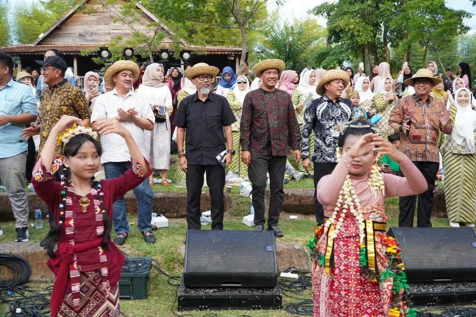 Wabup Nadirsyah Resmi Membuka Tubaba Art Festival ke-9 di Kota Budaya Uluan Nughik