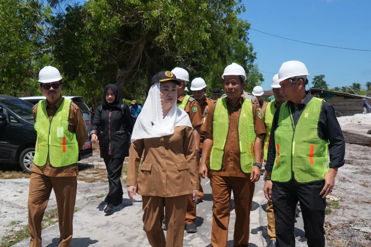 Bupati Natuna Tinjau Proyek Pembangunan Perumahan Swadaya di Puak Ranai
