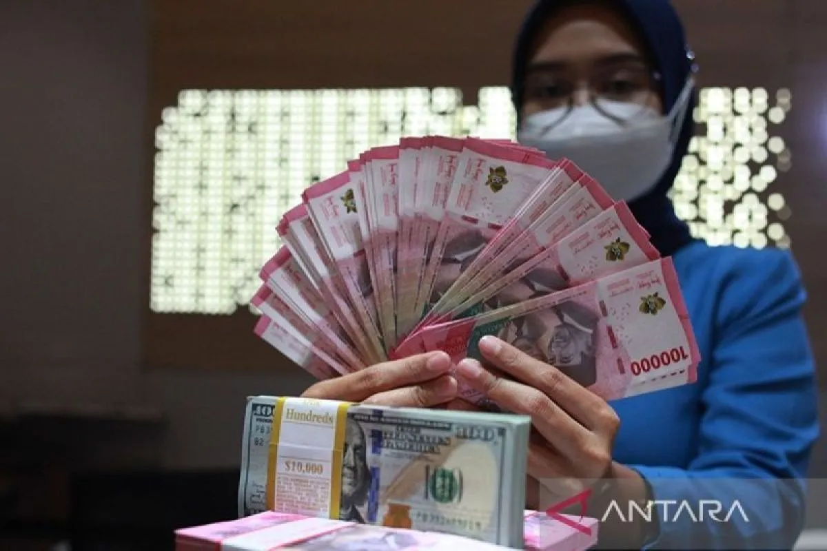 Rupiah Melemah di Tengah Kekhawatiran Eskalasi Perang Dagang AS-China