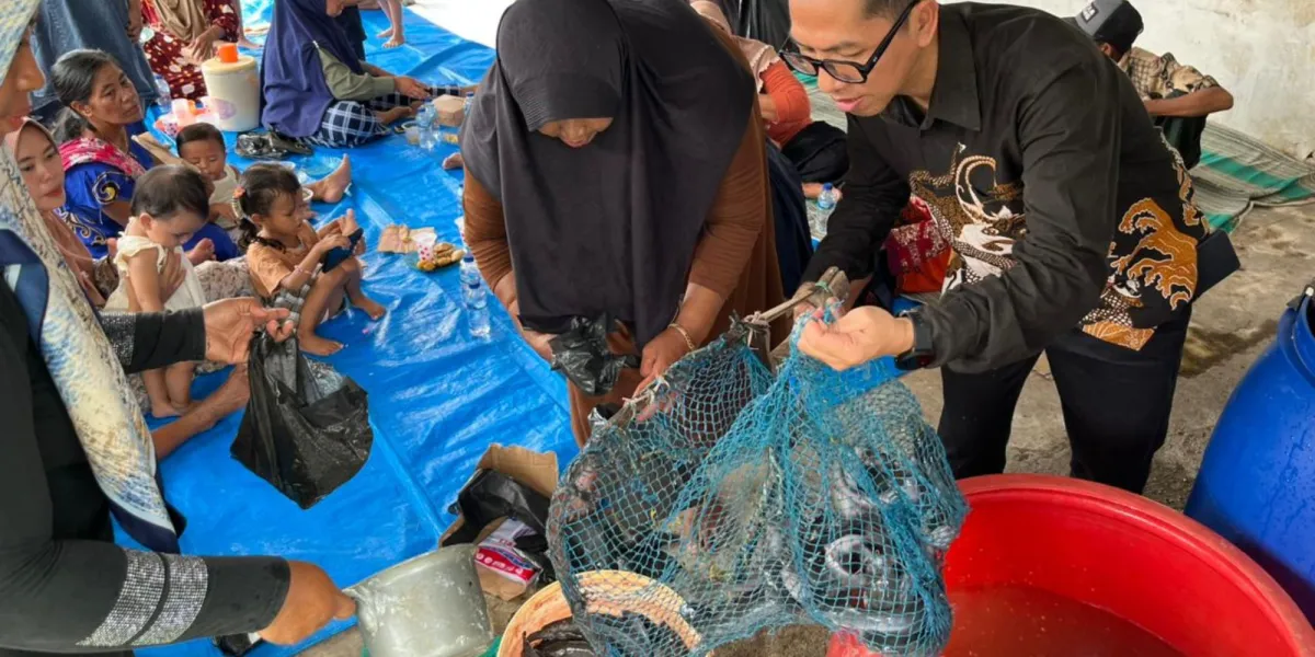 Dosen Undika Terapkan Budikdamber Lele Berbasis IoT di Desa Gunungan, Mojokerto