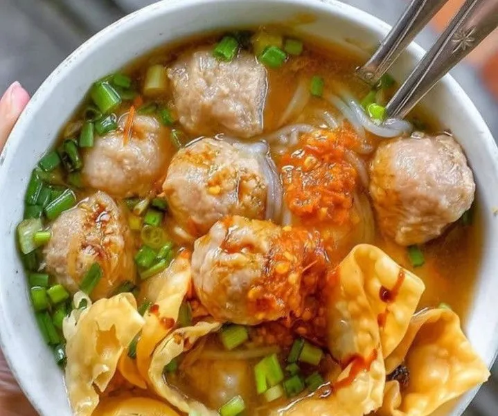 Berburu Bakso di Tlogomas, Malang: Rasa Otentik dan Variasi Pentol yang Menarik Perhatian