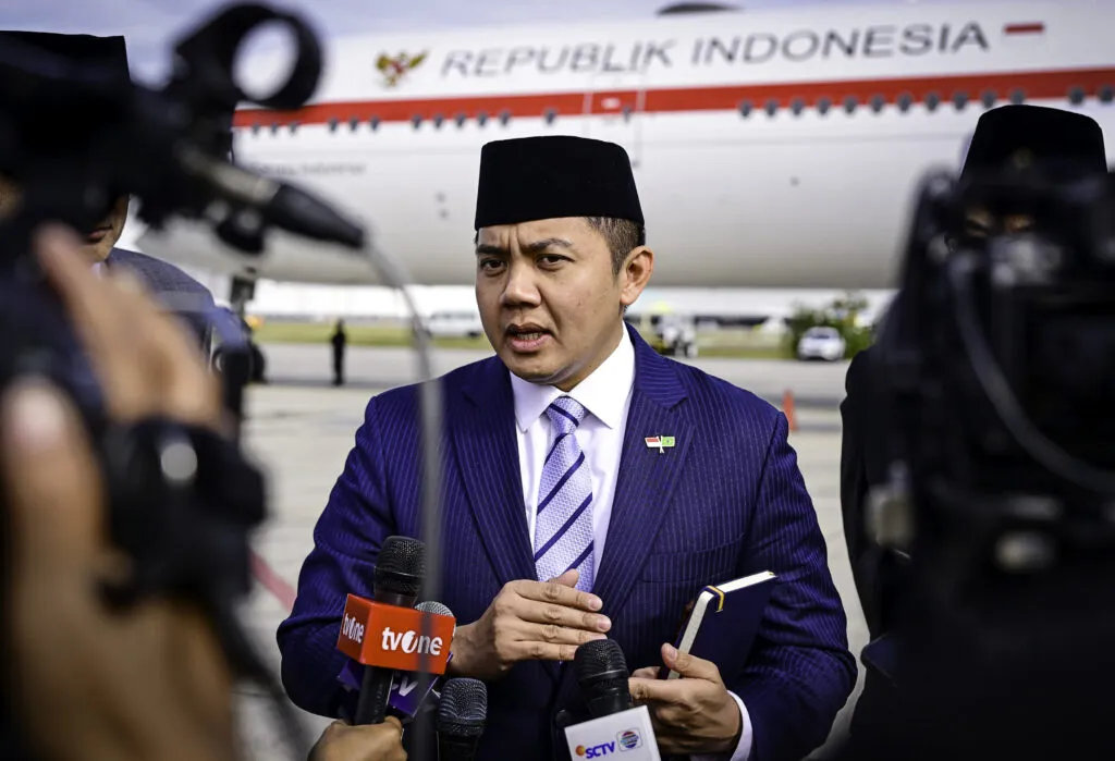 Survei Indikator: Seskab Teddy Indra Wijaya Masuk Tiga Besar Pejabat Kabinet Paling Dikenal Publik