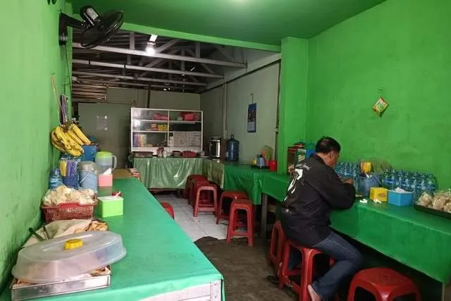 Survei 2025: Warung Makan Lokal dan Pedagang Kaki Lima Jadi Favorit Kuliner Masyarakat Indonesia