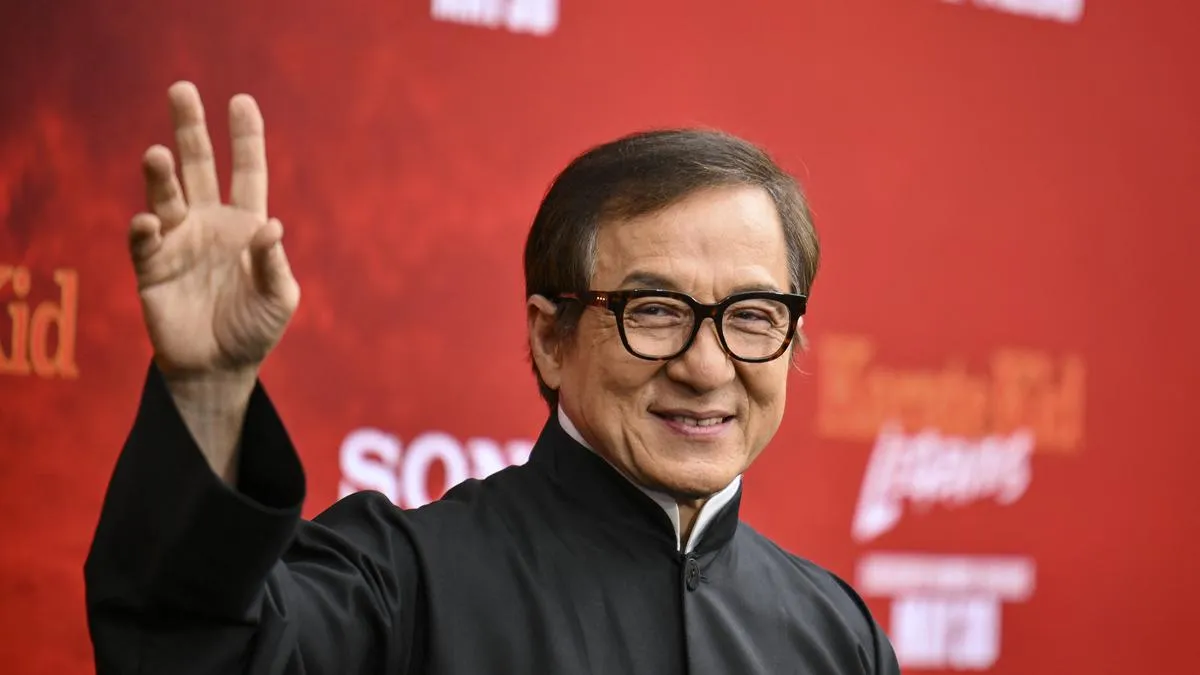 Hoaks Kabar Jackie Chan Meninggal Beredar di Media Sosial, Foto yang Dipakai Disebut Hasil AI