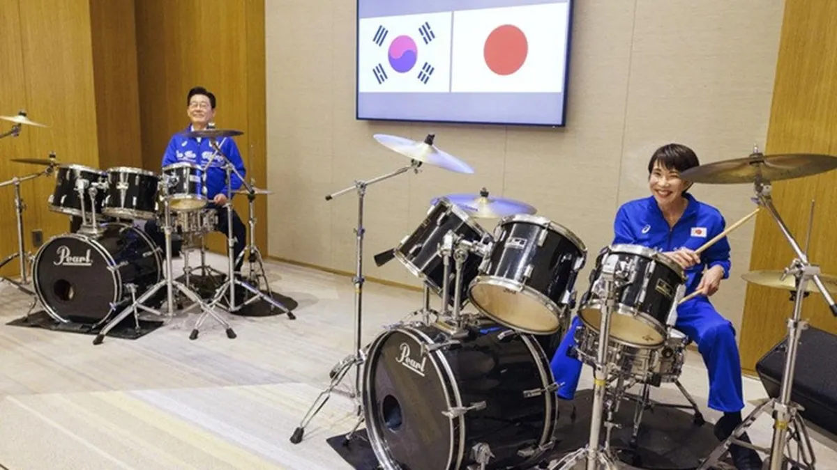Presiden Korea Selatan dan PM Jepang Duet Drum Iringi Lagu K-pop Usai Kunjungan Resmi