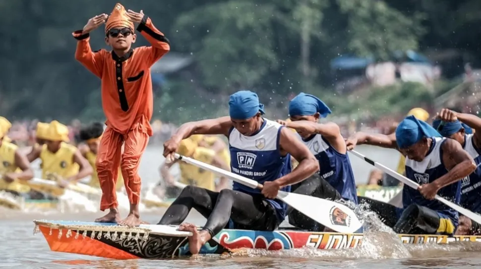 Mengenal Aura Farming, Tren Viral yang Terinspirasi Gerakan Bocah di Pacu Jalur