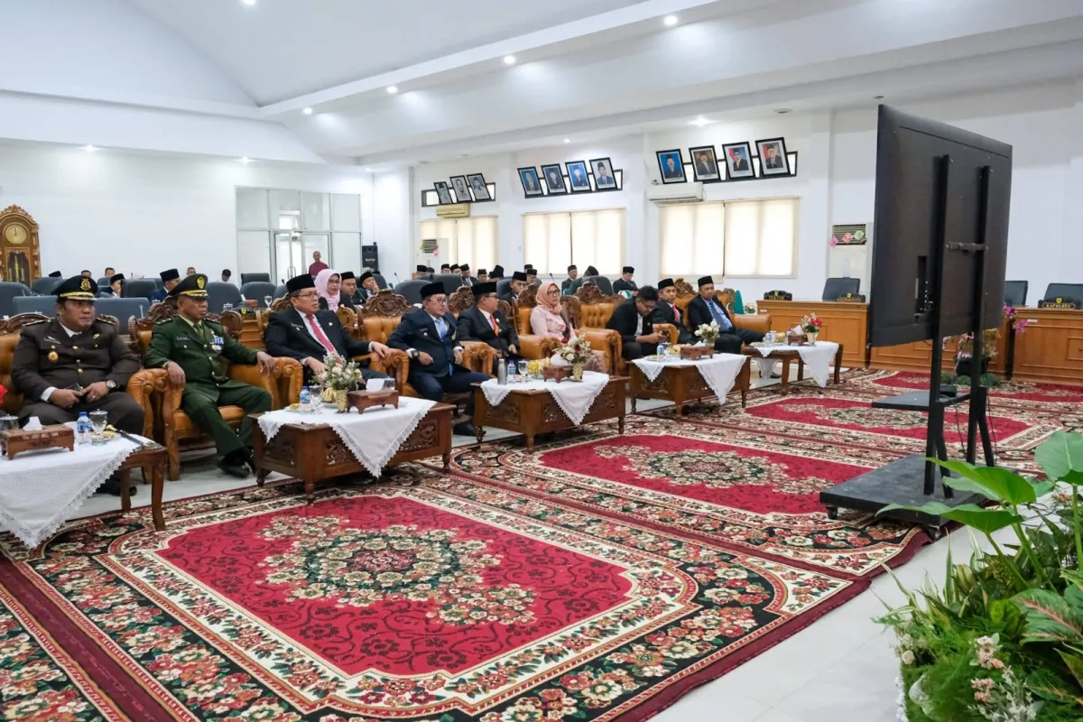 DPRD Tanah Datar Hadiri Rapat Paripurna Dengarkan Pidato Presiden soal RAPBN 2026