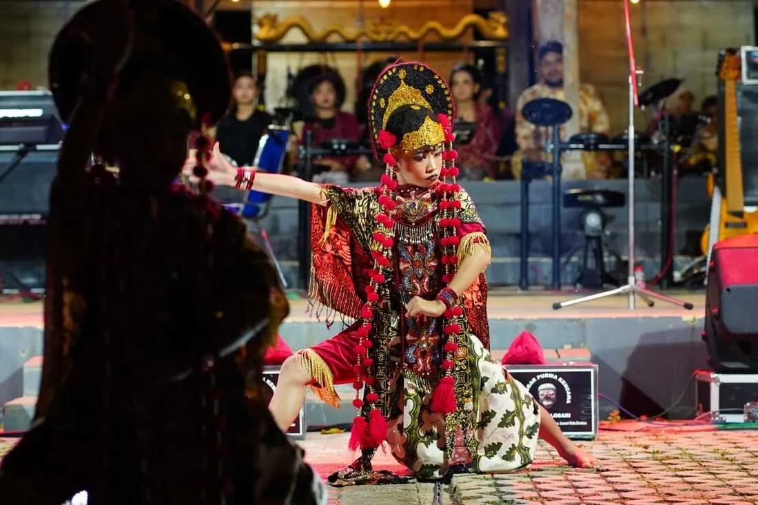 Festival Bahasa Tana 2025 Padati Padepokan Kalisoga Brebes, Satukan Tradisi Lokal dan Seni Kontemporer