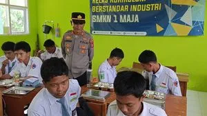 Kapolsek Maja Pantau Program Makan Bergizi Gratis di SMKN 1 Maja
