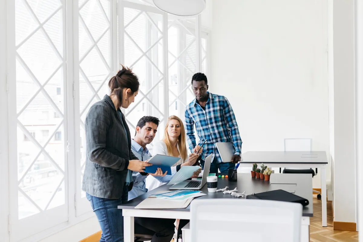 Empat Strategi Memanfaatkan AI Generatif untuk Memperkuat UKM di Tengah Tekanan Ekonomi