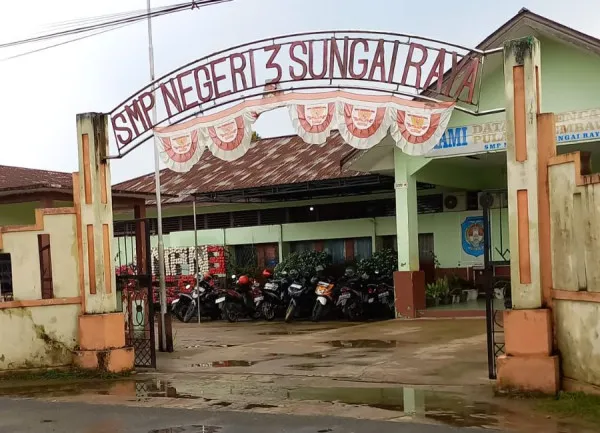 Kapolda Kalbar Soroti Pengawasan Anak Usai Insiden Bom Molotov di SMPN 3 Sungai Raya