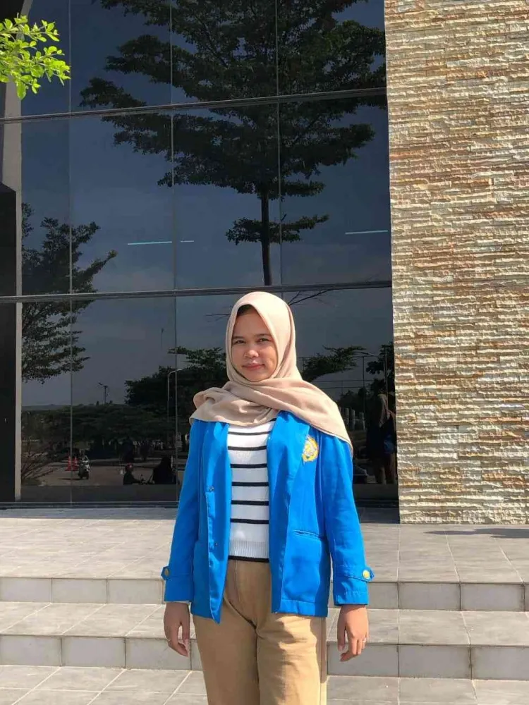 Menakar Ulang Relevansi Teori Politik di Tengah Krisis Demokrasi