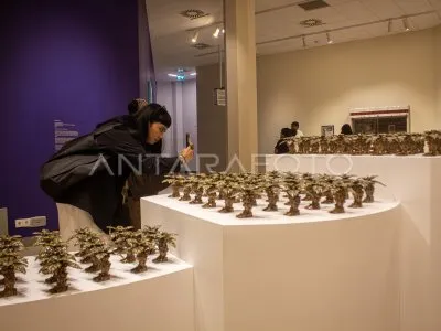 Mengapa “Seni Rupa Kontemporer” Mendadak Ramai: 167 Foto, Hasrat Melihat, dan Pertarungan Makna di Ruang Digital