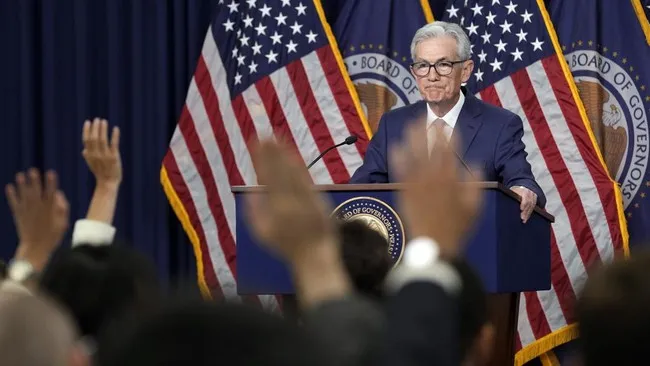 Jerome Powell Beri Sinyal The Fed Segera Pangkas Suku Bunga