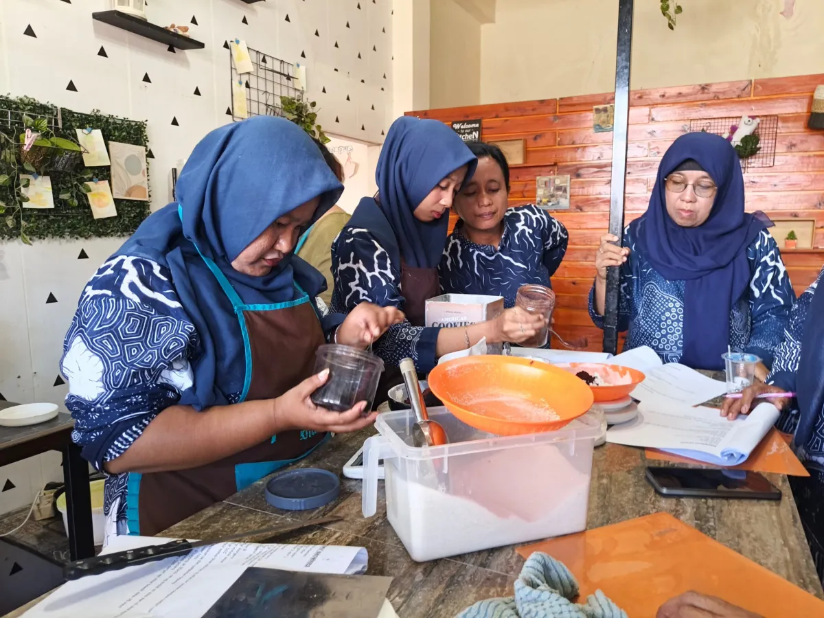 PT Semen Padang Dukung Pelatihan Tata Boga bagi Warga Prasejahtera Teluk Bayur