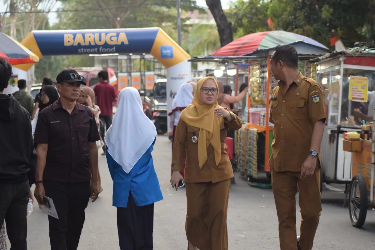 Pemkot Palu Serahkan 50 Gerobak untuk UMKM yang Akan Beroperasi di Baruga Street Food