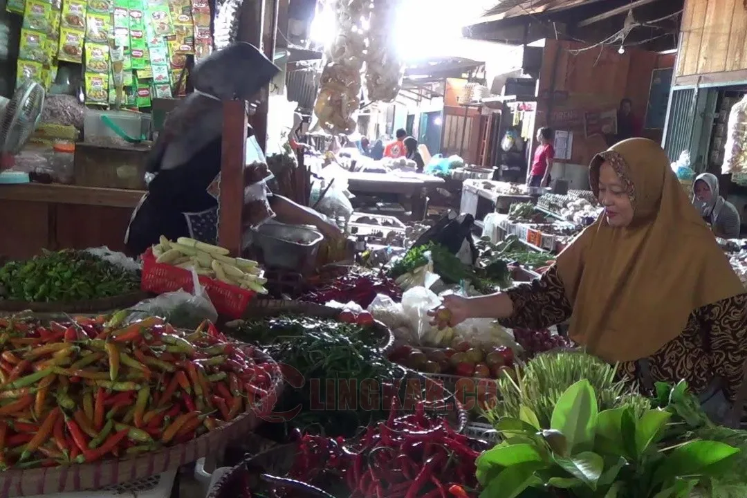 Permintaan Dapur MBG Dorong Kenaikan Harga Sayur dan Bumbu di Pasar Kendal