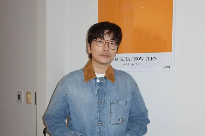 Lee Dong Hwi Mundur dari Pementasan Teater The Turing Machine Usai Cedera Saat Latihan