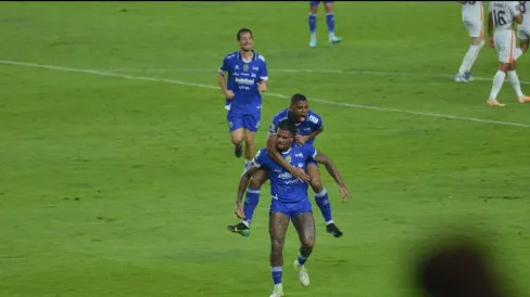 Bobotoh Meninggal Dunia Saat Menyaksikan Persib vs Borneo FC di Stadion GBLA