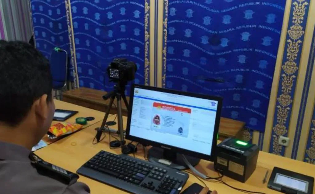 Kompolnas Dukung Rencana SIM Elektronik Terintegrasi Ponsel dan Layanan Regident Online