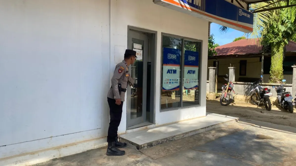 Polsek Rantau Pulung Gelar Patroli KRYD di BRI Unit Rantau Pulung untuk Perkuat Keamanan Transaksi