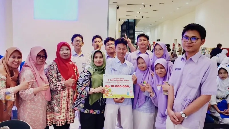 MAN 7 Jakarta Dinobatkan sebagai Sekolah dengan Penulis Terbanyak di Festival Jakarta Panen Buku 2025