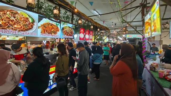 Transmart Cempaka Putih Hadirkan Roadshow Kuliner Viral Indonesia di Akhir Tahun