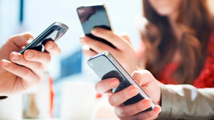 Menkomdigi Janji Internet Murah untuk 10,8 Juta Rumah Tangga pada 2030