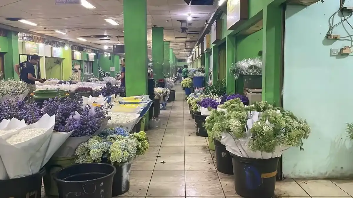 Pasar Bunga Rawa Belong Masih Ramai, Namun Fasilitas Pasar Terlihat Usang