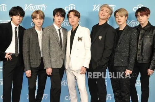 Instalasi Bertuliskan BTS Muncul di Tangga Sejong Center, Tampilkan Tanggal 20 Maret 2026