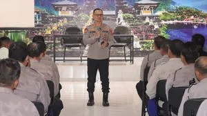 Kapolres Karangasem Ingatkan Personel Jaga Citra Polri di Tengah Isu di Media Sosial