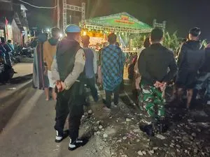 Pentas Tari Topeng–Kuda Kepang Meriahkan Merdi Dusun Gintung, Polsek Garung Lakukan Pengamanan