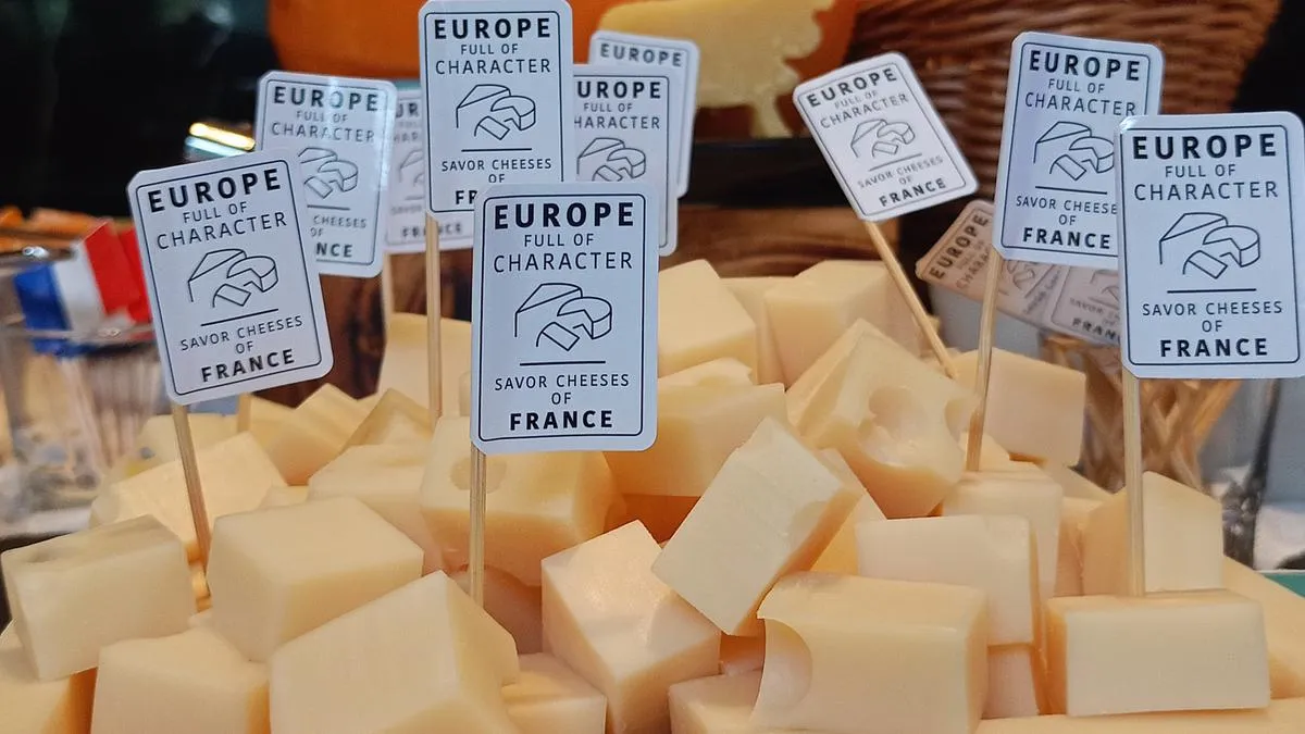 Perpaduan Street Food Lokal dan Keju Prancis Kian Dilirik Gen Z