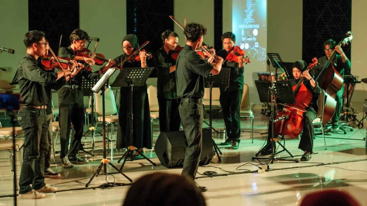 Mahasiswa Sendratasik UNJA Gelar Home Concert di Lobby Gedung Hexagonal