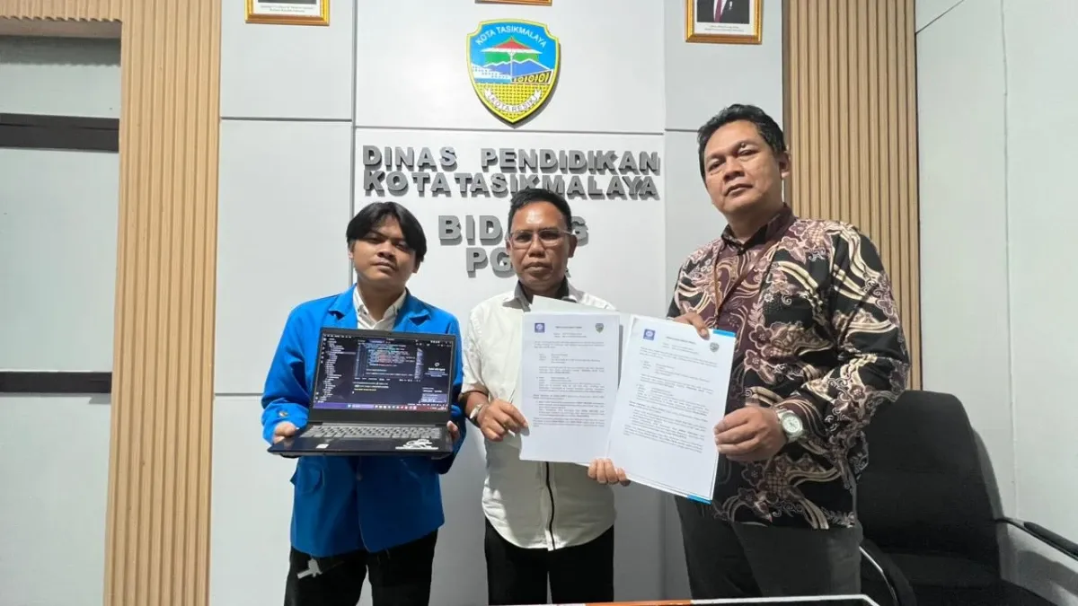 Mahasiswa UBSI Tasikmalaya Hibahkan Aplikasi SISMAKEL PGTK ke Dinas Pendidikan