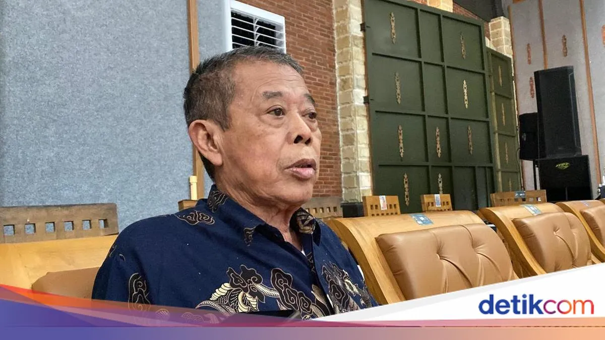Mantan Ketua DPRD Jawa Timur Kusnadi Meninggal Dunia