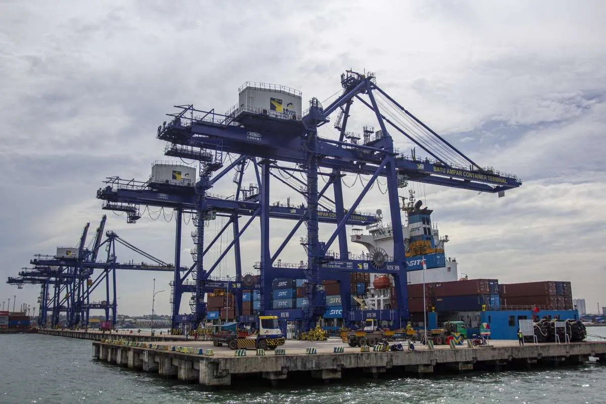 Surplus Neraca Perdagangan Indonesia Oktober Menyusut