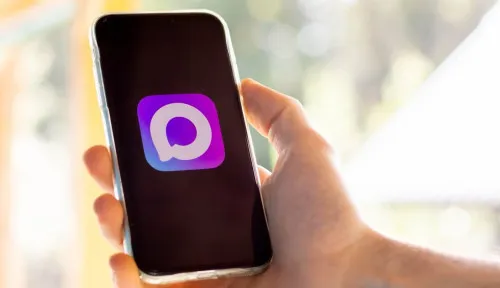 Meta: Rusia Berupaya Memblokir WhatsApp dan Dorong Penggunaan Aplikasi MAX