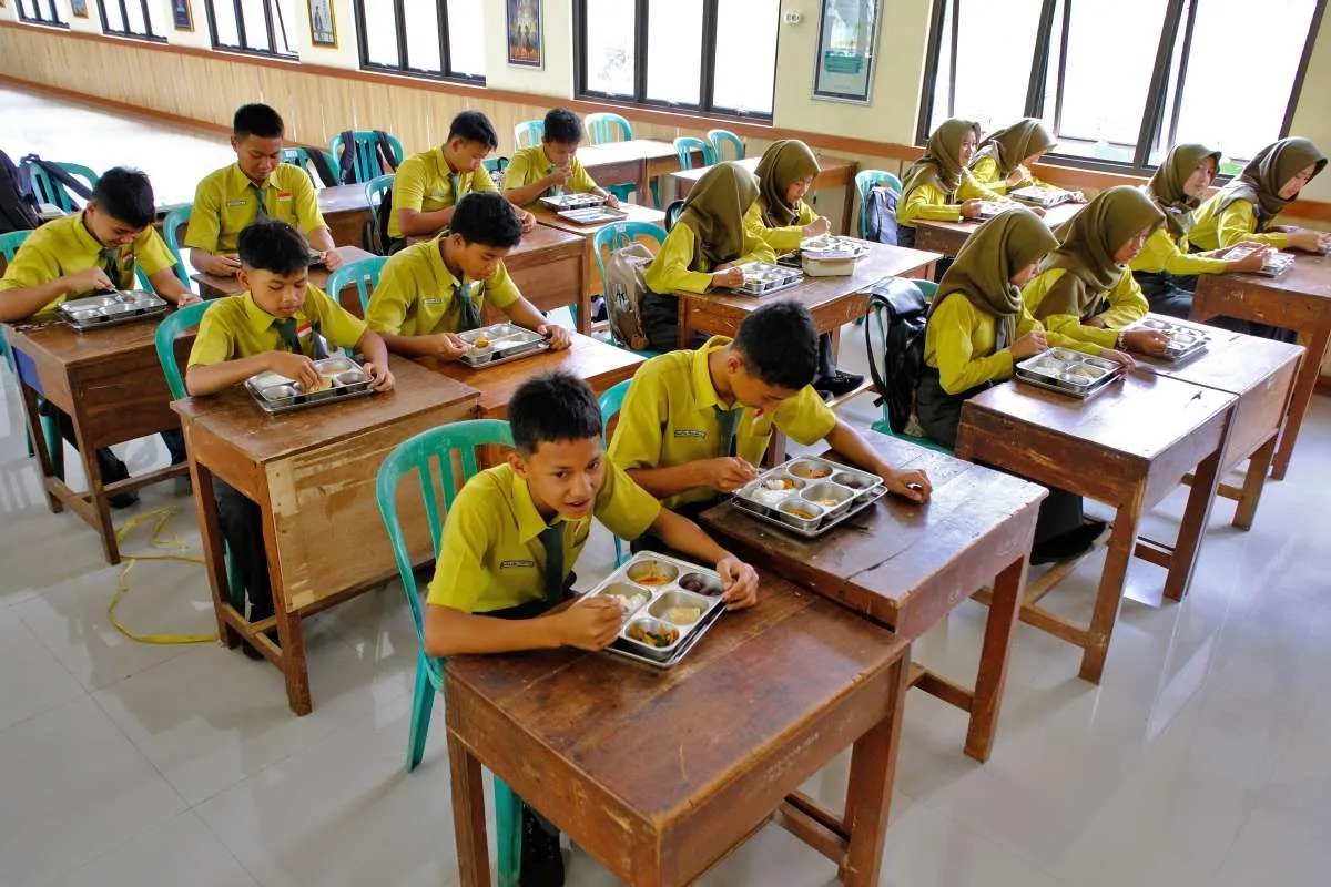 Menu Pangsit Goreng dan Kentang Rebus di Program MBG Depok Viral, BGN Lakukan Sidak