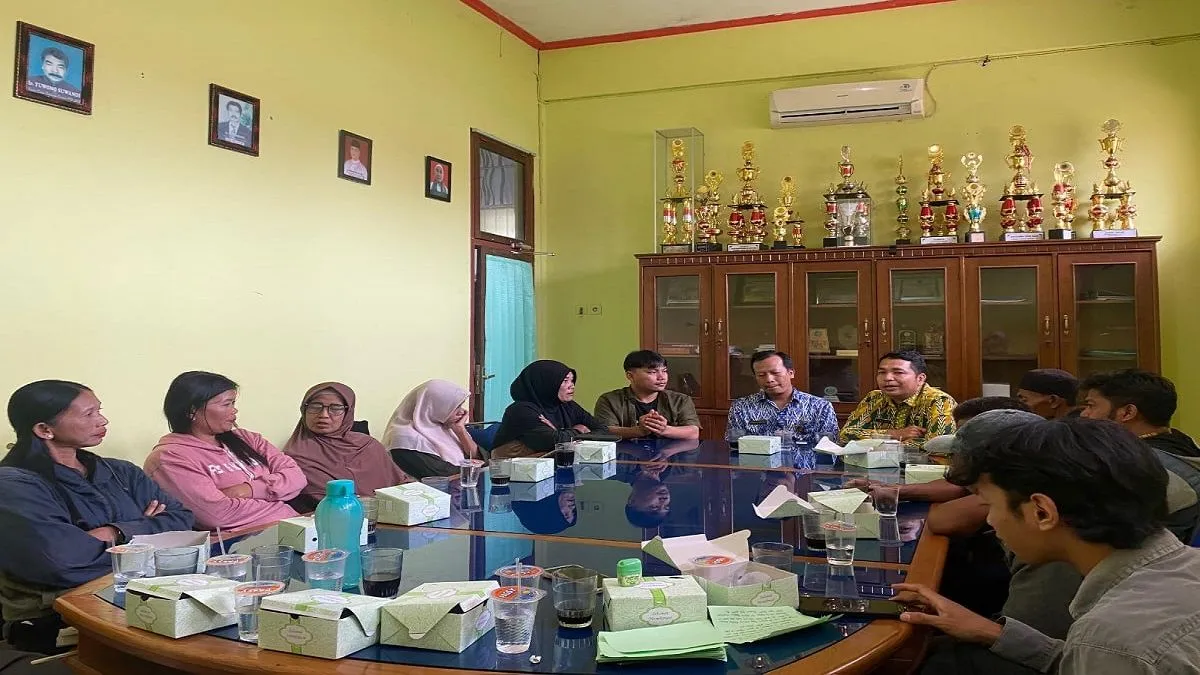 Gemawan Dampingi Petani Mempawah Sampaikan Aspirasi ke Dinas Pertanian