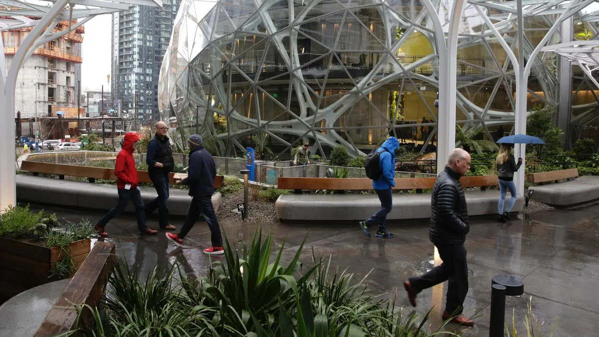 PHK Massal Amazon: Hingga 14.000 Posisi Korporat Dipangkas, AI dan Restrukturisasi Jadi Pendorong