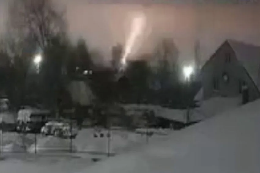 Macron: Uni Eropa Perlu Kembangkan Senjata Sejenis Rudal Hipersonik Oreshnik