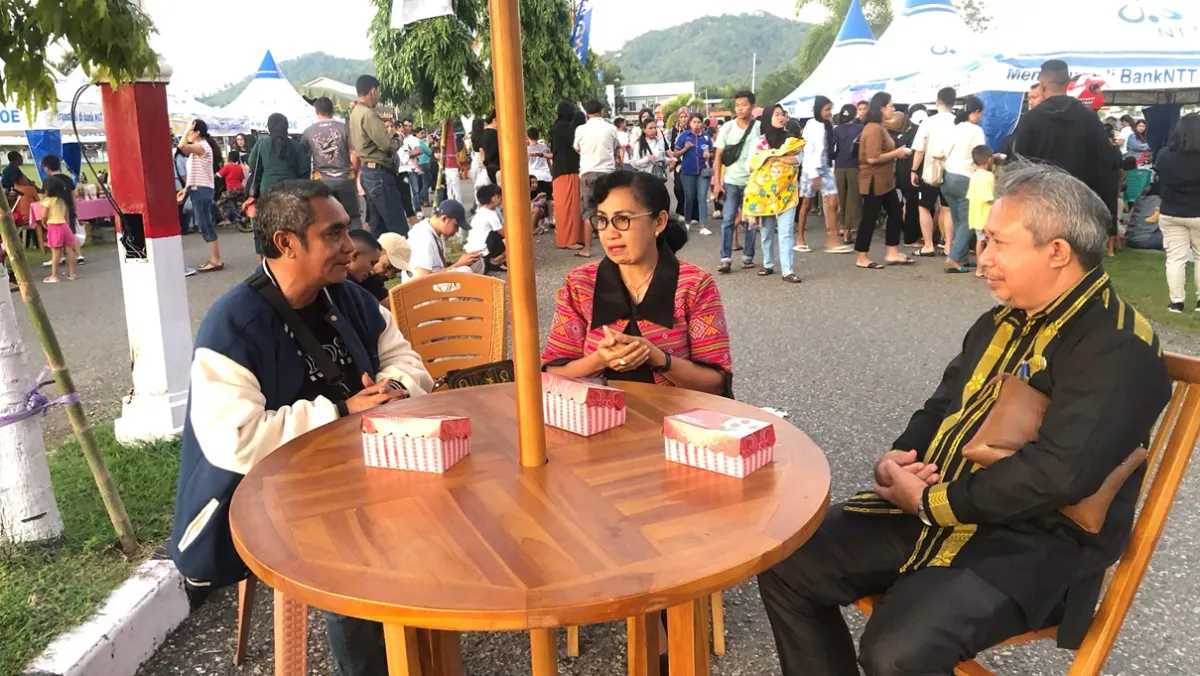 Ketua Dekranasda TTU Hadiri Kefa Street Food dan Fashion Show di Kefamenanu