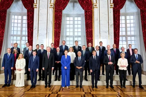 Pemimpin Uni Eropa Gelar KTT Informal di Kopenhagen Bahas Keamanan, Pertahanan, dan Daya Saing