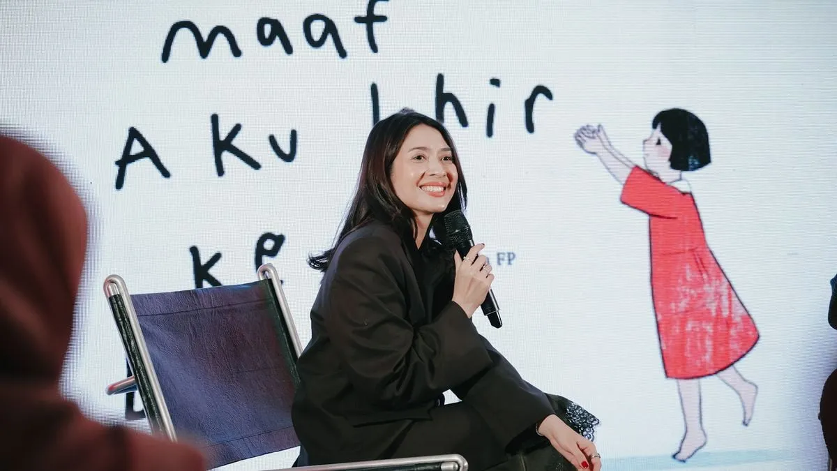 Marchella FP Luncurkan Buku “Maaf Aku Lahir Ke Bumi”, Versi Lebih Dewasa dari Semesta NKCTHI