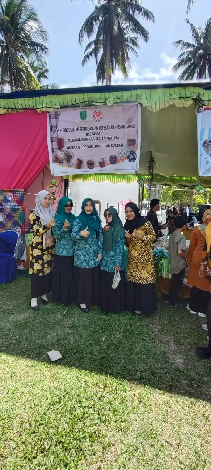 Ketua TP PKK Natuna Hadiri Bazar Pangan dan Buah Khas Natuna di Bunguran Timur Laut